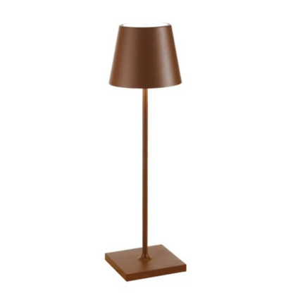 Braune Tischlampe aus Metall, modernes Design, ideal für Wohnzimmer oder Büro.