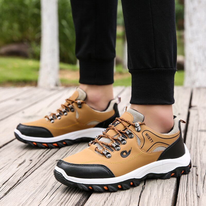 Braune Wanderschuhe Herren, rutschfest, atmungsaktiv, Outdoor-Schuhe, robuste Sohle.