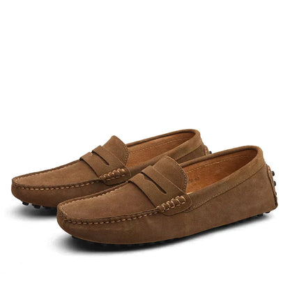 Braune Wildleder-Mokassins für Herren, rutschfeste Sohle, elegantes Design, Freizeitmode.