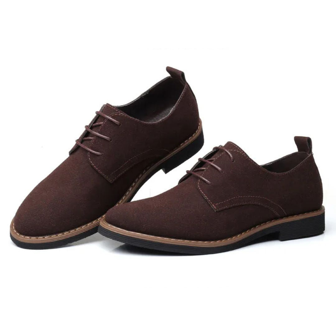 Braune Herren-Lederschnürschuhe, elegantes Design, rutschfeste Sohle, ideal für Business.
