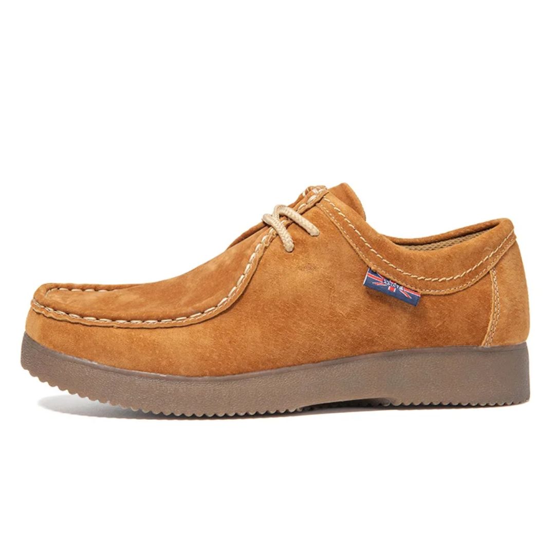 Brauner Wildleder-Halbschuh mit Schnürung, rutschfeste Sohle, Herrenmode, bequem.