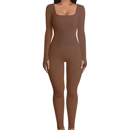 Brauner langärmeliger Jumpsuit für Damen, figurbetont, aus Shapewear-Material.