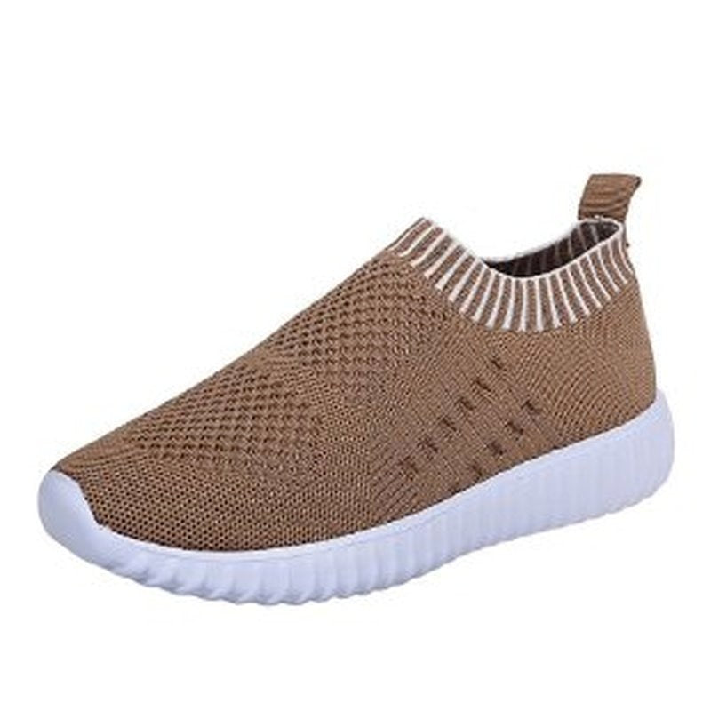 Brauner Sneaker aus Strickstoff mit weißer Sohle, atmungsaktiv, für Herren.