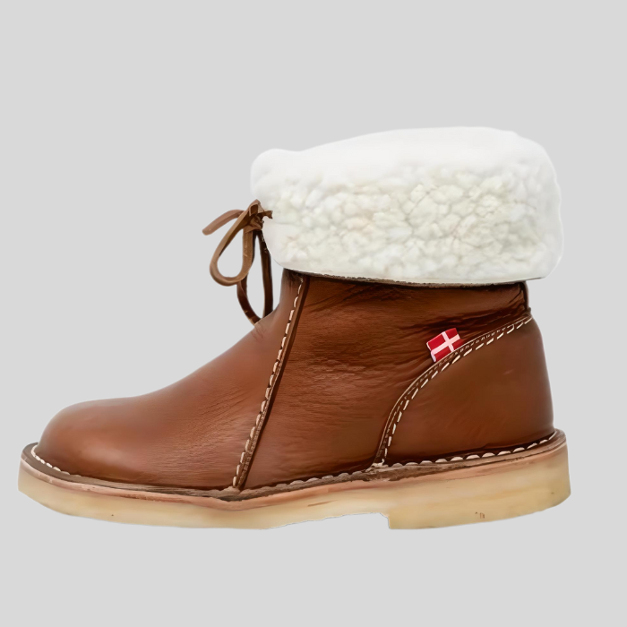 Brauner Lederstiefel mit weißem Fellkragen, dänische Flagge, Damenmode, Winterstiefel.