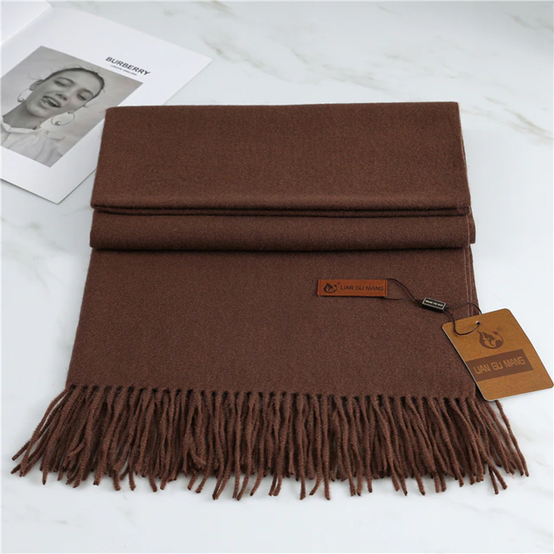 Brauner Wollschal mit Fransen, Unisex, weiches Material, ideal für Herbst und Winter.