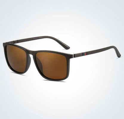 Braune Sonnenbrille mit rechteckigem Rahmen, UV-Schutz, modisches Accessoire für Herren.