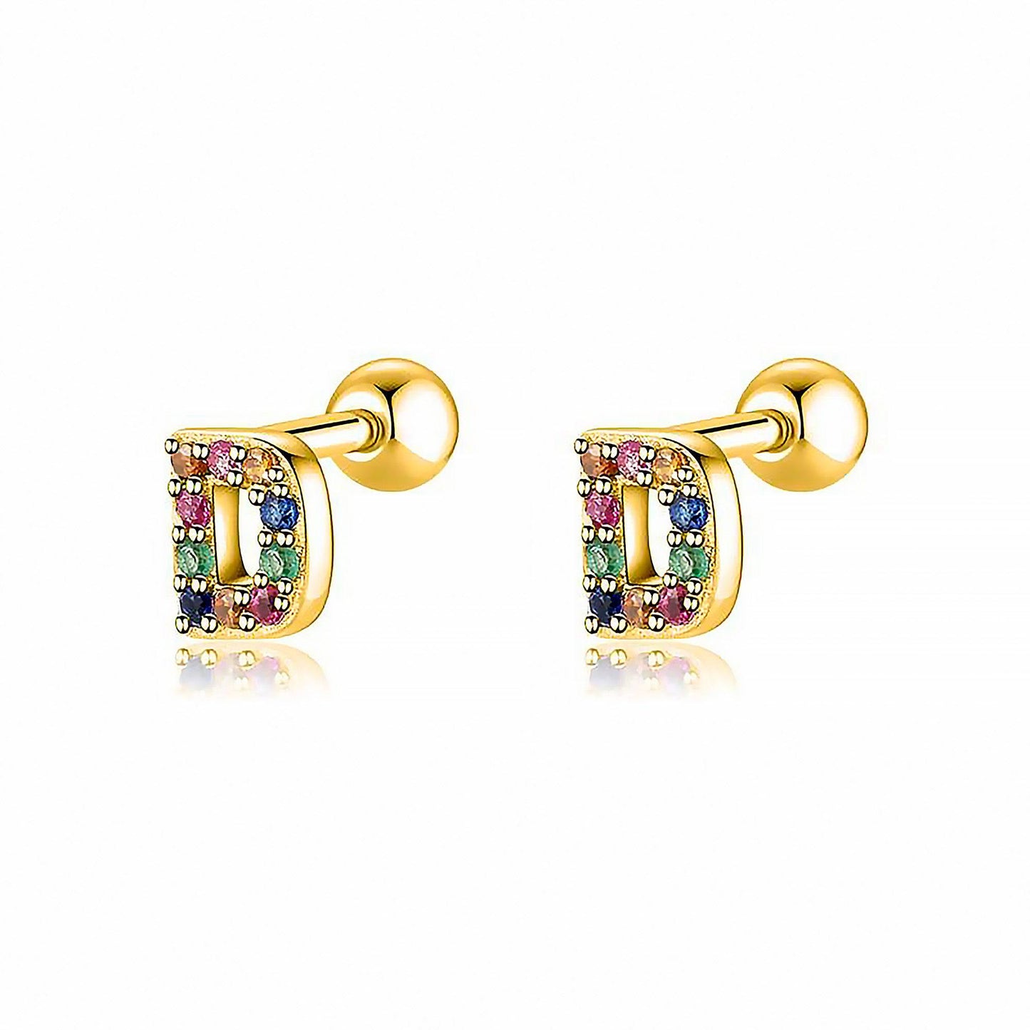 Goldene Ohrringe mit bunten Buchstaben, Schmuck, Damenaccessoire, modisch, elegant.
