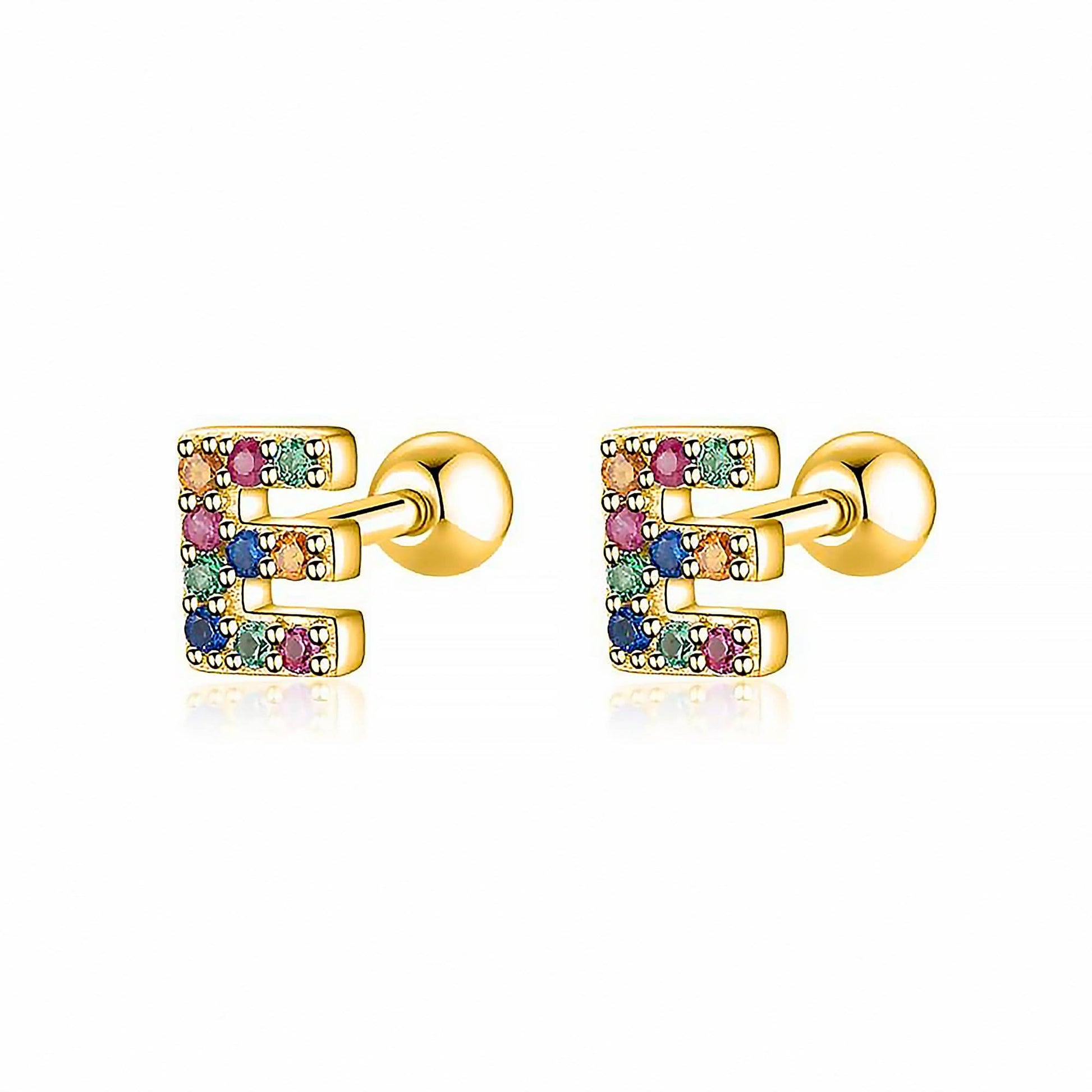 Goldene Ohrringe mit bunten Buchstaben, Schmuck, modisch, Damenaccessoire, Geschenkidee.