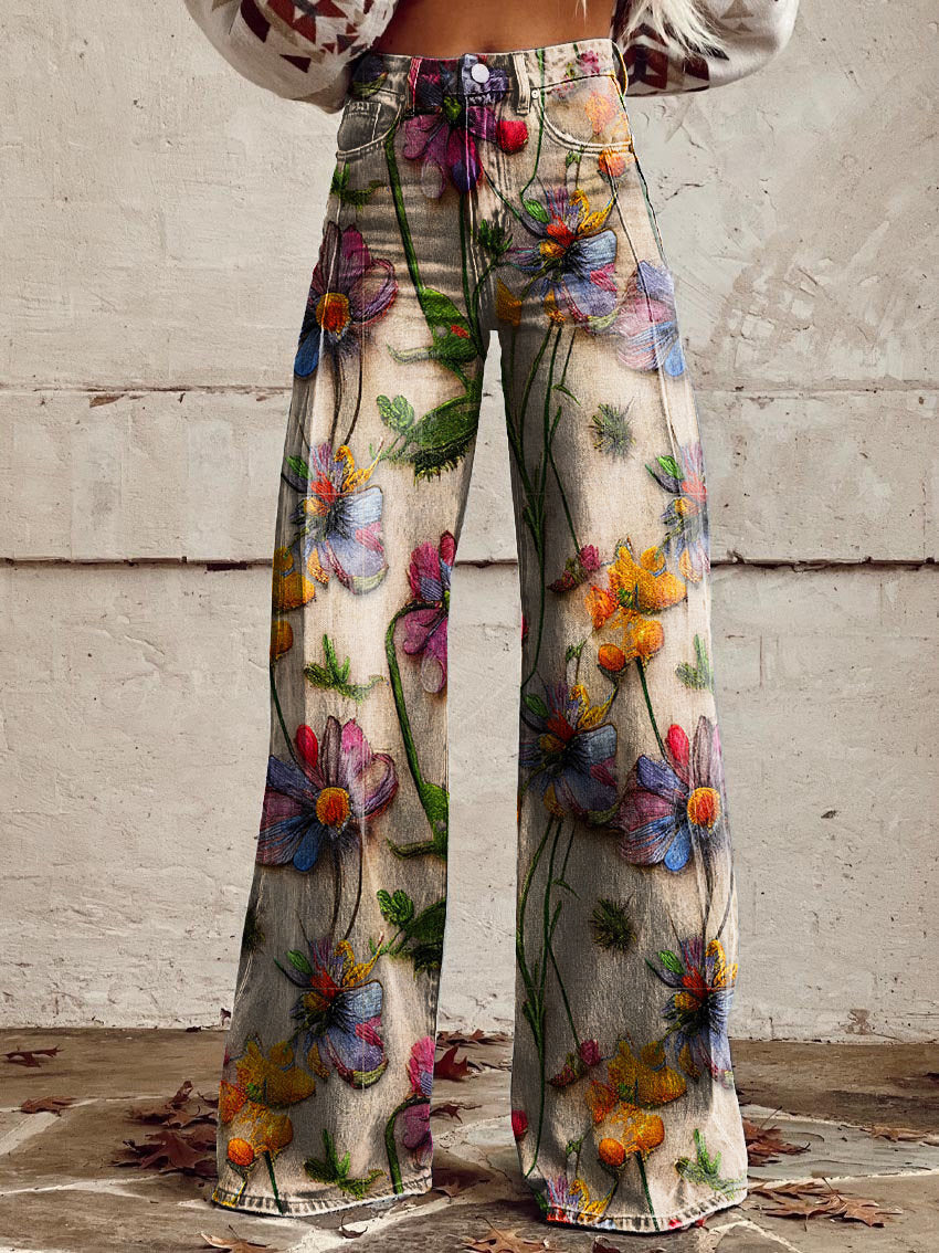 Bunte Damenjeans mit Blumenmuster, weites Bein, modisch, lässig, trendige Damenmode.