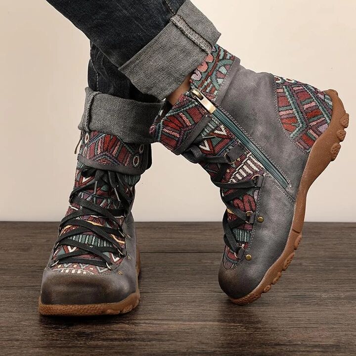 Bunte Damenstiefel mit Ethno-Muster, Reißverschluss, rutschfeste Sohle, ideal für Herbstmode.