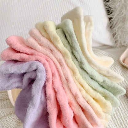 Weiche, bunte Gesichtstücher aus Fleece, pastellfarben, stapelbar, hautfreundlich, waschbar.