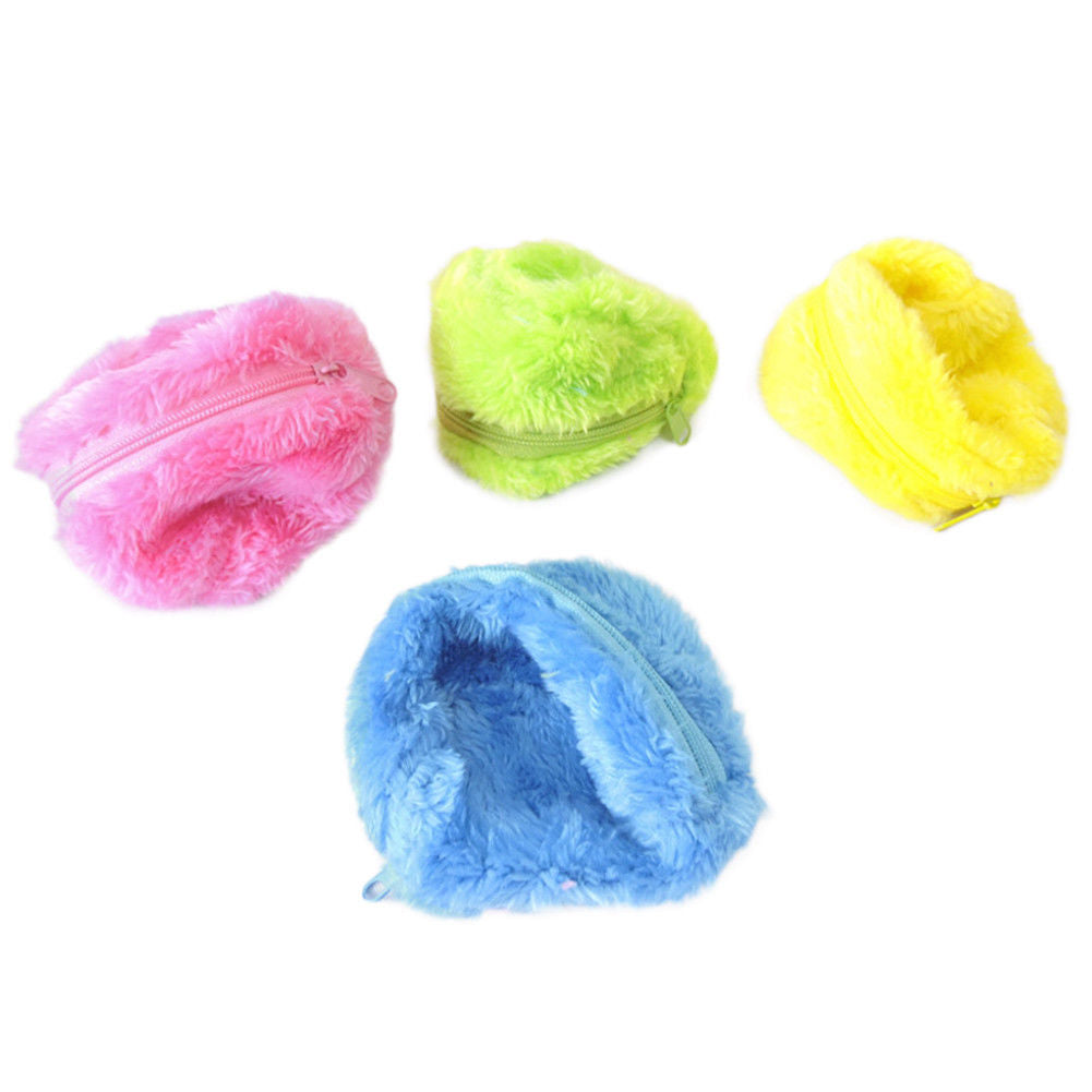 Bunte flauschige Reißverschlusstaschen, rosa, grün, gelb, blau, Plüschmaterial, Accessoires.