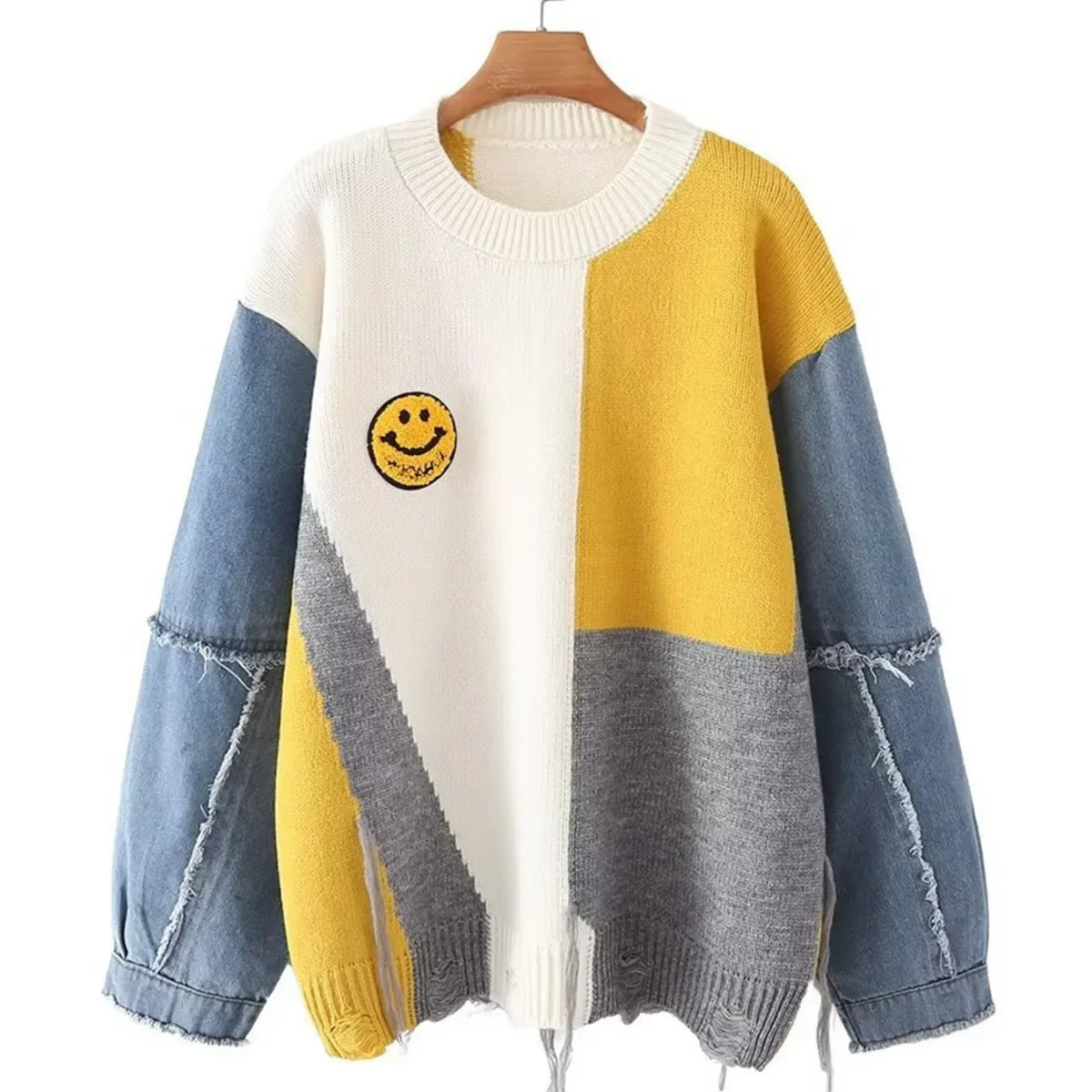 Bunter Patchwork-Pullover mit Smiley, Strick und Denim, Unisex, modisch, lässig.