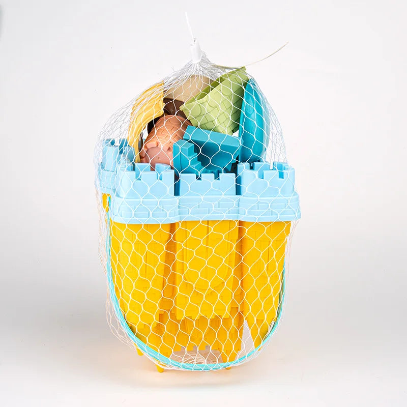 Bunte Sandspielzeug-Set im Netzbeutel, ideal für Kinder, Strandspielzeug, Kunststoff.