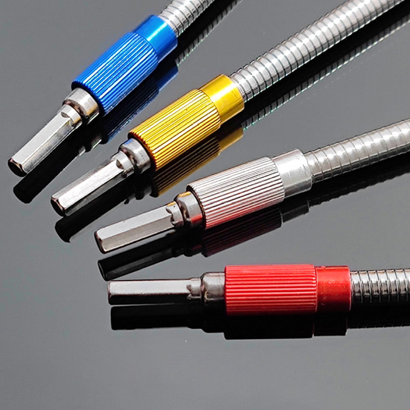 Vier bunte flexible Schraubendreher-Verlängerungen auf schwarzem Hintergrund.