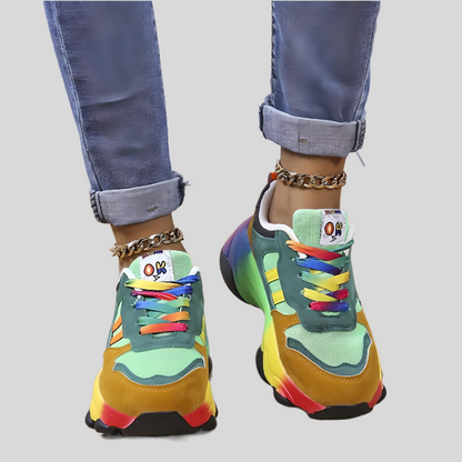 Bunte Sneaker, Damen, Regenbogenfarben, Jeans, modisch, lässig, Straßenstil, Turnschuhe.