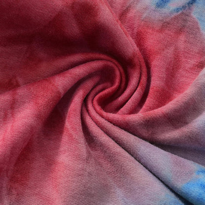 Roter Batikstoff, Baumwolle, spiralförmiges Muster, DIY-Nähen, Textildesign, Handwerk.