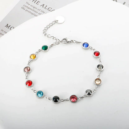 Armband mit bunten Kristallen, silber, verstellbar, modisches Schmuckstück, Damenaccessoire.