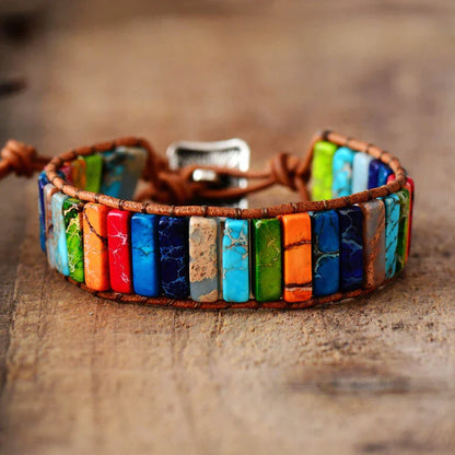 Buntes Armband aus Naturstein, handgefertigt, verstellbar, für Damen und Herren.
