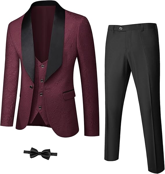 Bordeaux Anzug mit schwarzem Revers, Weste, Hose und Fliege, Herrenmode, elegant, festlich.