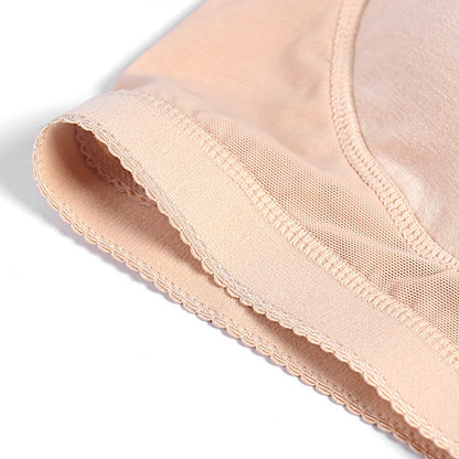 Hautfarbene nahtlose Shapewear-Unterhose aus Baumwolle für Damen, formend und bequem.
