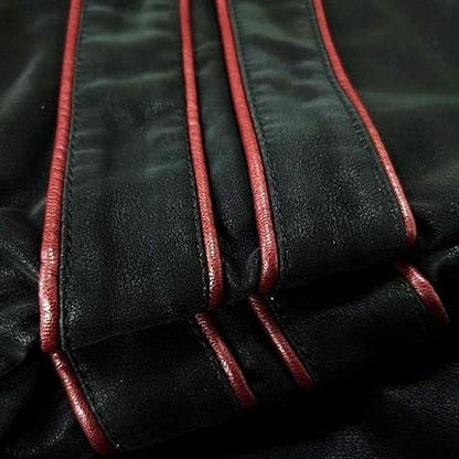 Schwarze Lederjacke mit roten Streifen, modisch, hochwertig, stilvoll, Unisex-Bekleidung.