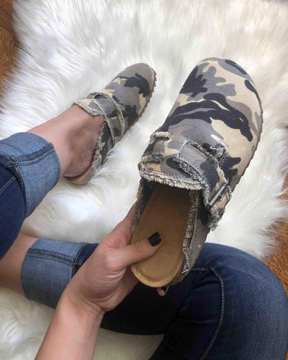 Camo-Clogs für Damen, Camouflage-Muster, bequem, modisch, Freizeit, Herbstmode, Schuhe.