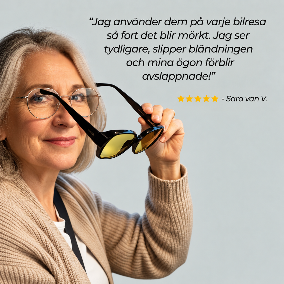 Kvinna med grått hår och runda glasögon håller upp glasögon med gula glas, bredvid ett kundomdöme med fem stjärnor. 8