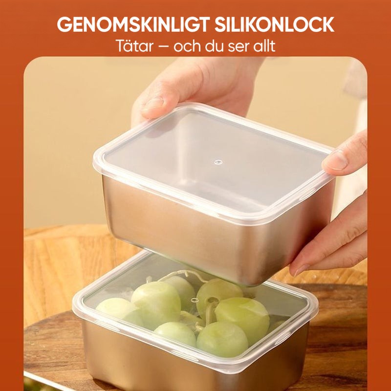 Händer sätter ett genomskinligt lock på en burk i rostfritt stål fylld med gröna druvor. 9