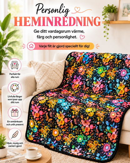 Plädet fullt ifärgat i klara färger med blommor och fjärilar, draperat över en soffa 2