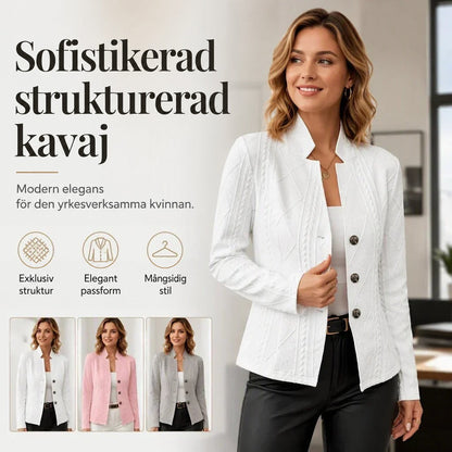 Produktbild med vit blazer på en modell och tre mindre bilder av blazern i vitt, rosa och grått. 17