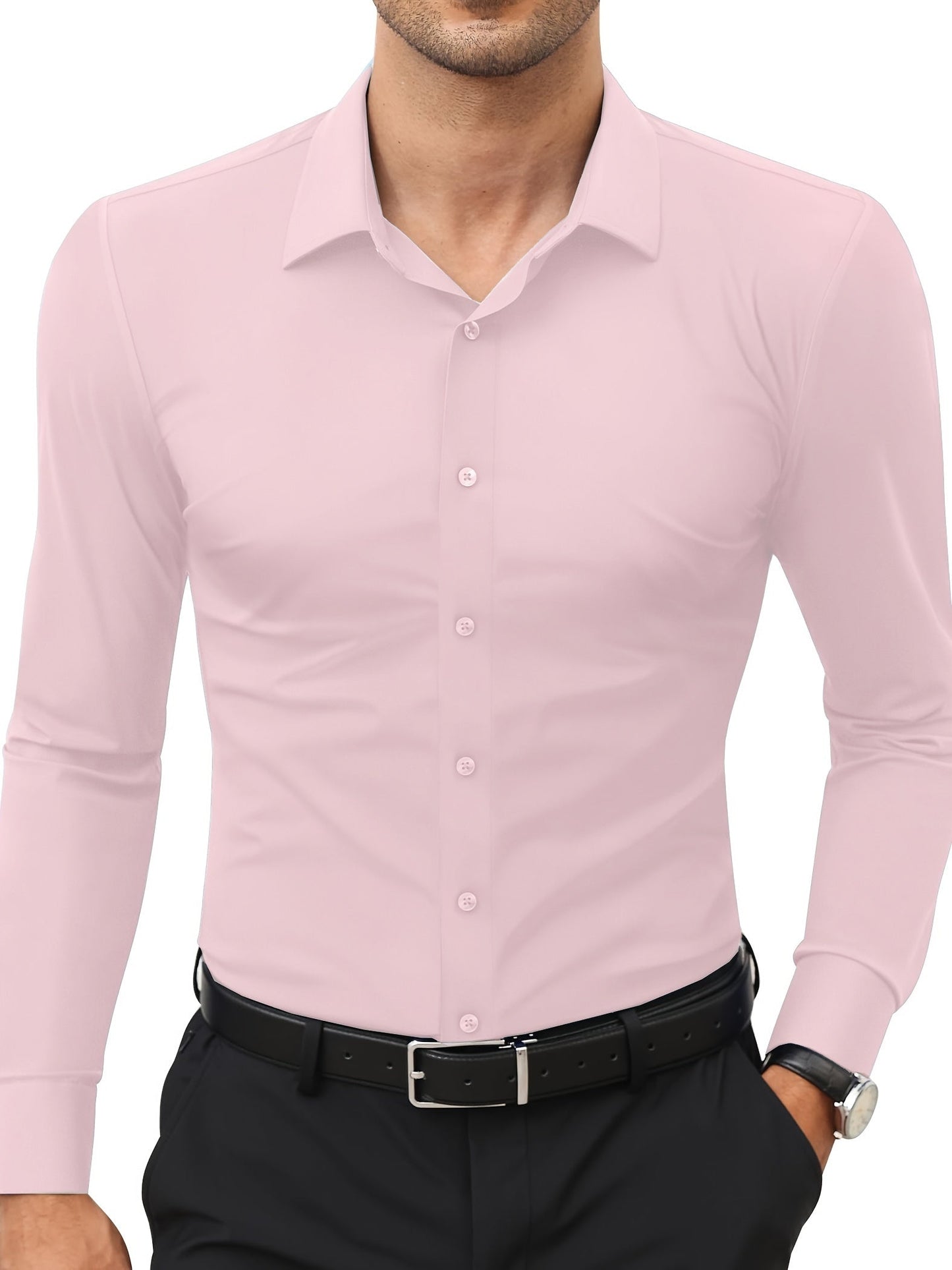 Mann in rosa Hemd, lange Ärmel, schwarze Hose, eleganter Look, Businessmode.