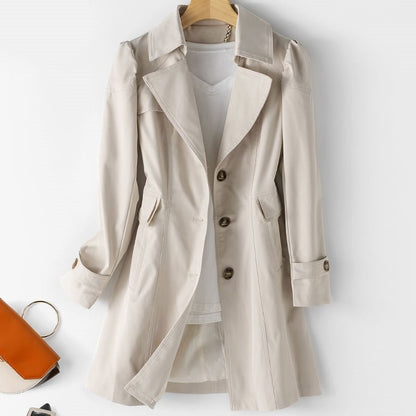 Beige Damen-Trenchcoat, Knöpfe, klassischer Stil, vielseitig, modische Jacke für alle Gelegenheiten.