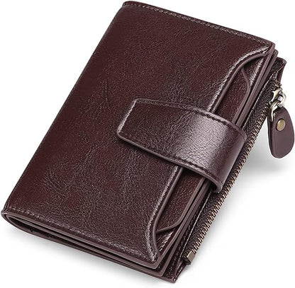 Braune Leder-Geldbörse mit Reißverschluss und Druckknopf, stilvoll und funktional.