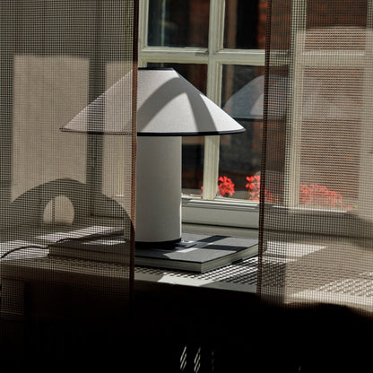Bordslampa med tygskärm – Lunara