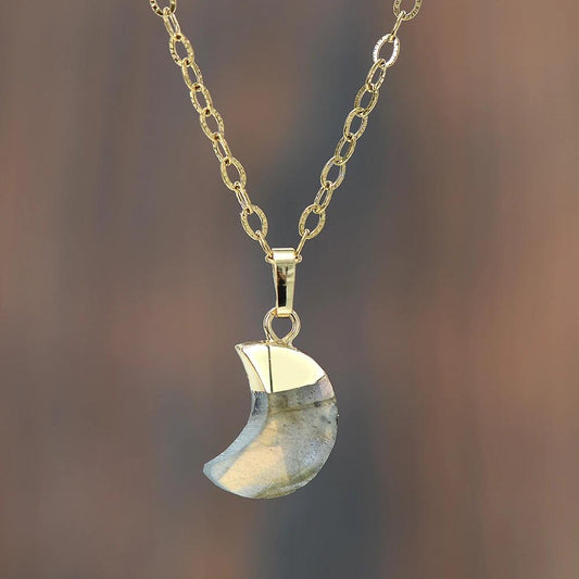 Goldene Mondstein-Anhänger-Halskette, elegantes Design, Damen-Schmuck, Geschenkideen.