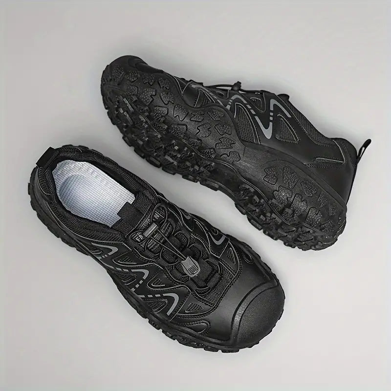Schwarze Wanderschuhe, rutschfeste Sohle, Outdoor-Schuhe, Herren, robust, langlebig.