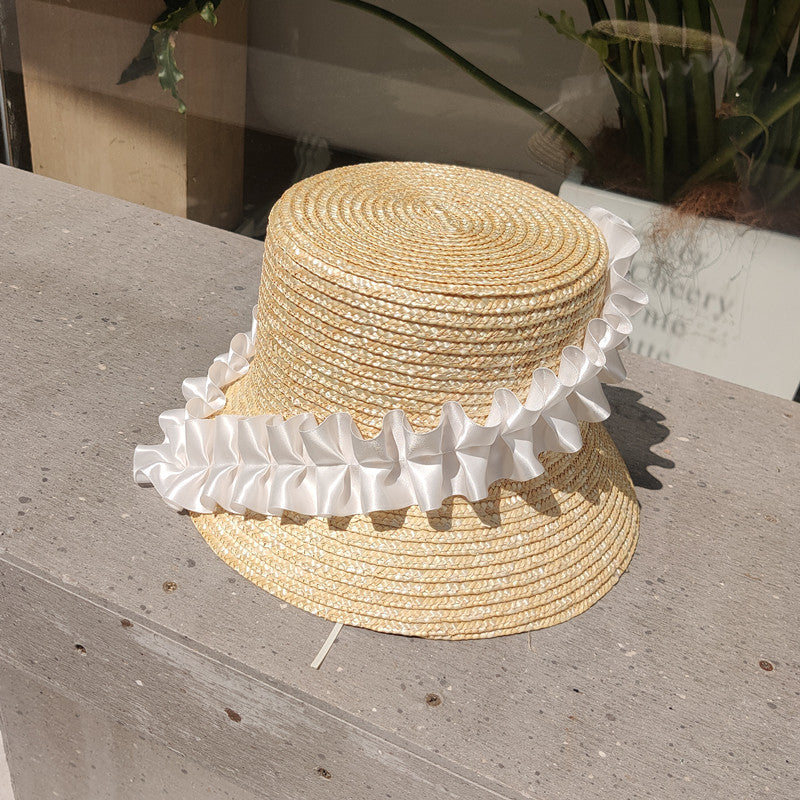 Flätad sommarhatt med veck och ränder – BreezyStripes