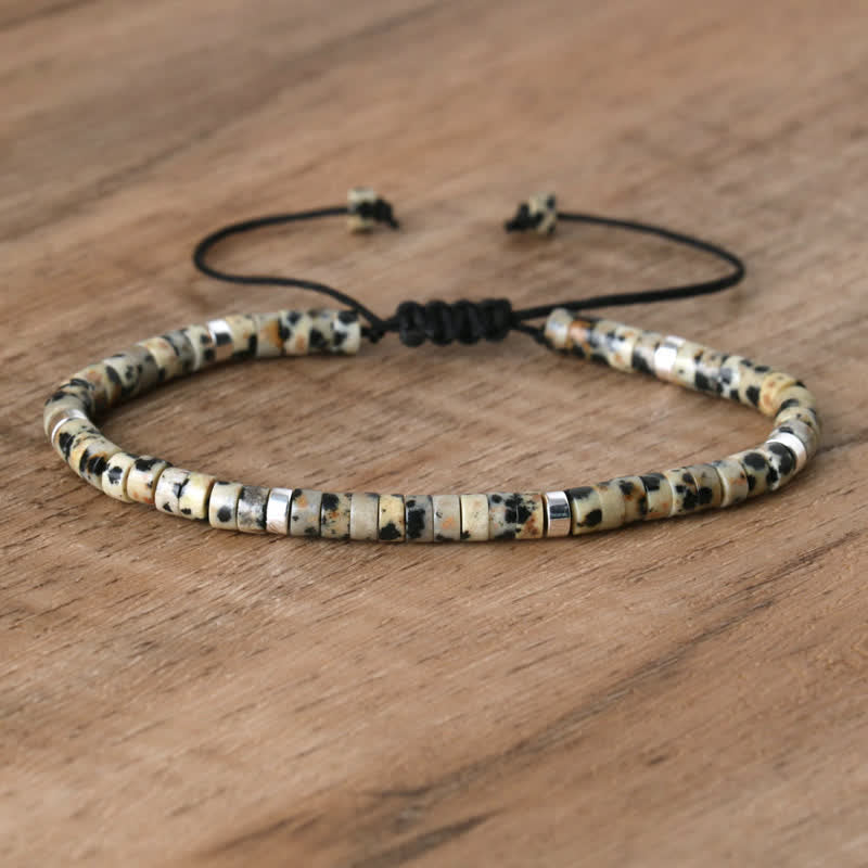 Dalmatiner Jaspis Armband, verstellbar, Naturstein, handgefertigt, Unisex-Schmuck, Holzoptik.