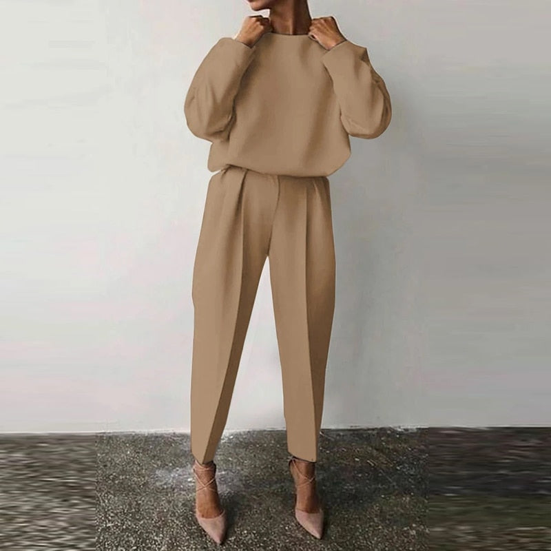 Damen Zweiteiler Set, beige, langärmelig, lässig, elegantes Design, modische Kleidung.