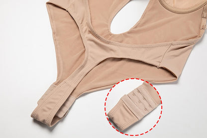 Beige Damen Body Shapewear, nahtlos, verstellbarer Verschluss, figurformend, bequem.