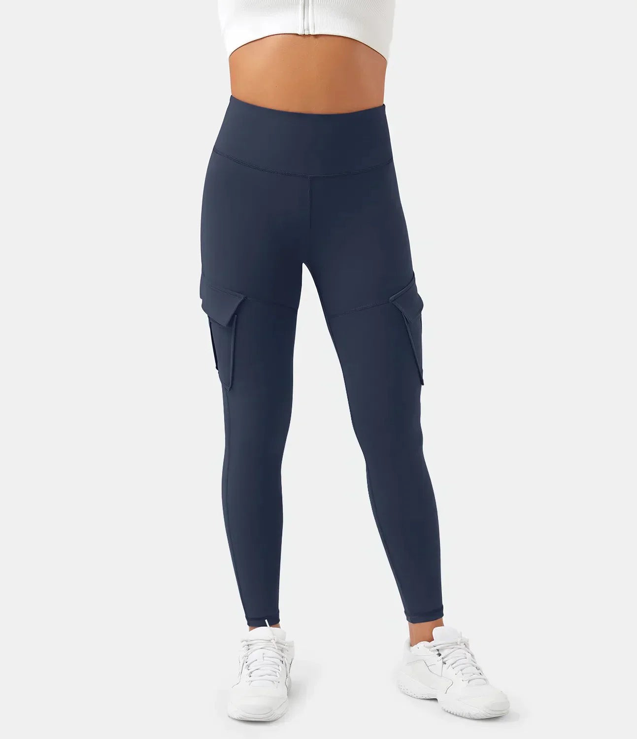 Damen-Cargoleggings in Dunkelblau, hoher Bund, Seitentaschen, Sportbekleidung, bequem.