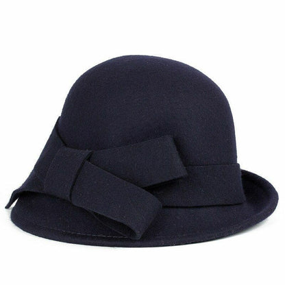 Damen Cloche Hut, dunkelblau, Filz, mit Schleife, Vintage-Stil, elegant, modisch.