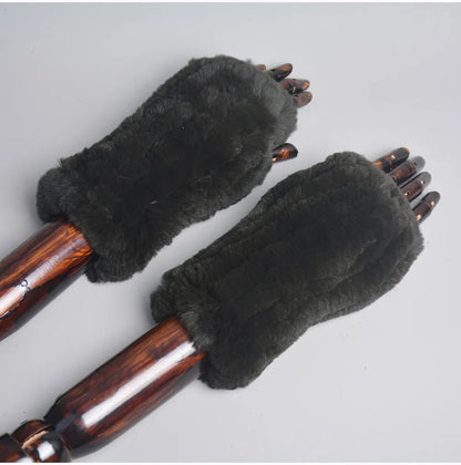 Dunkelgrüne Fellhandschuhe, warm, weich, Winteraccessoire, modisch, Damen, Herren.