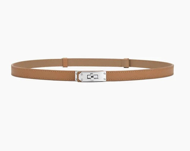 Brauner Ledergürtel mit silberner Schnalle, Damenmode Accessoire, elegant und stilvoll.