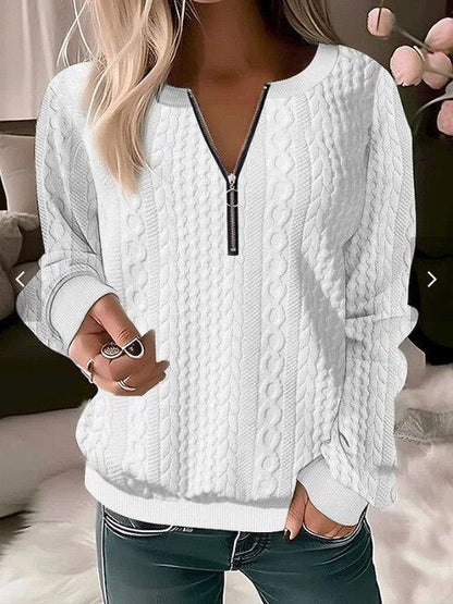 Damenpullover mit Zopfmuster, weiß, Reißverschluss, langärmelig, casual, Herbstmode.