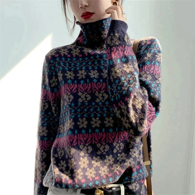 Frau in bunter Jacquard-Strickpullover, Rollkragen, lange Ärmel, modisch, Herbst-Winter.