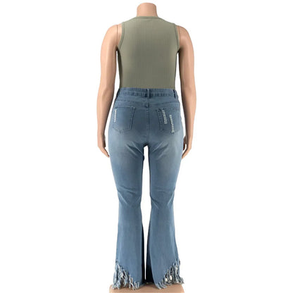 Damen-Jeans mit Fransen, hellblau, Schlaghose, modisch, Baumwolle, Rückansicht, Sommermode.