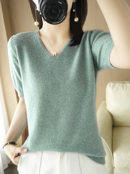 Damen Pullover aus Kaschmir, V-Ausschnitt, hellgrün, weiches Material, modisch, elegant.
