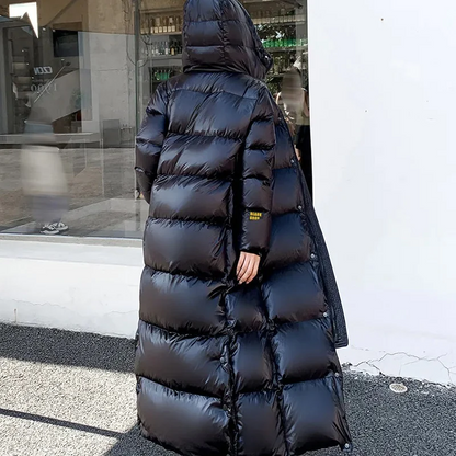 Schwarzer Daunenmantel Damen, lang, Kapuze, Winterjacke, warm, modisch, Outdoor-Bekleidung.
